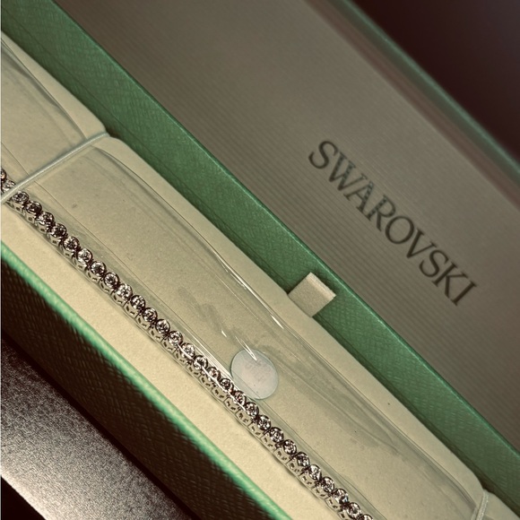 Matrix Tennis bracelet Round cut, White, Rhodium plated. - Picture 5 of 5